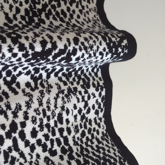 Calvin Klein Women’s Long Animal Print Cardigan - Picture 12 of 16